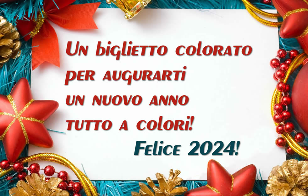 Immagine di un biglietto di auguri felice e colorato con stelle rosse, pigne dorate e fili decorativi blu con messaggio di auguri