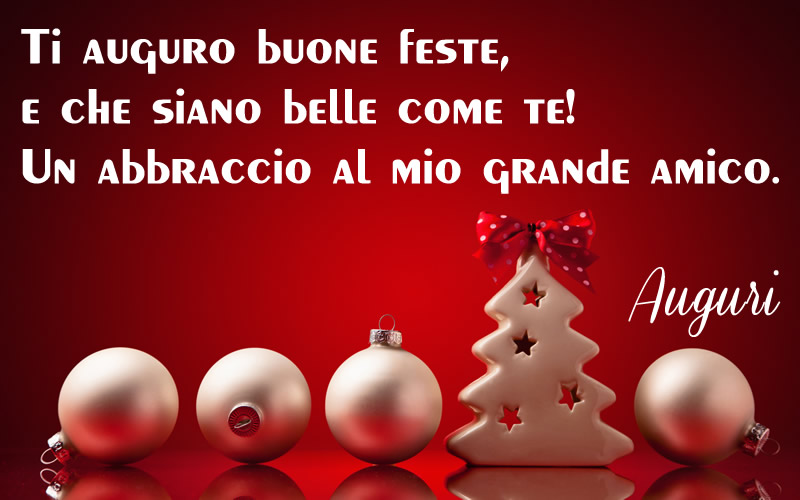 Immagine di Natale rosso con albero di Natale e decorazioni con buone feste agli amici.