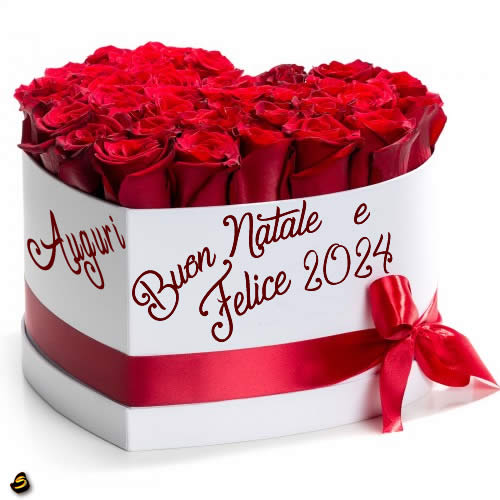 immagine con un bel bouquet di rose rosse in una scatola a forma di cuore con testo di auguri scritto sopra
