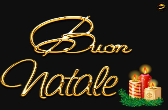 Immagine con candele natalizie e decorazioni con rametti di abete. Elegante testo dorato Buon Natale