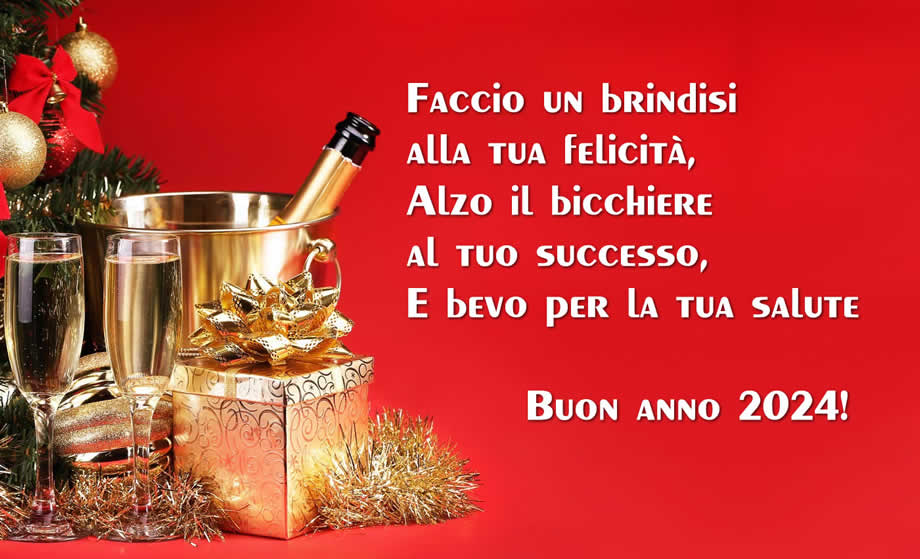 immagine a sfondo rosso con bicchieri, bottiglia di champagne, regali di capodanno e frase da inviare per gli auguri della mezzanotte di capodanno